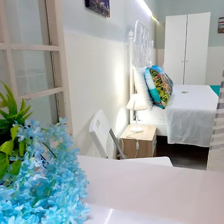 Piccola Partenope * Nápoles